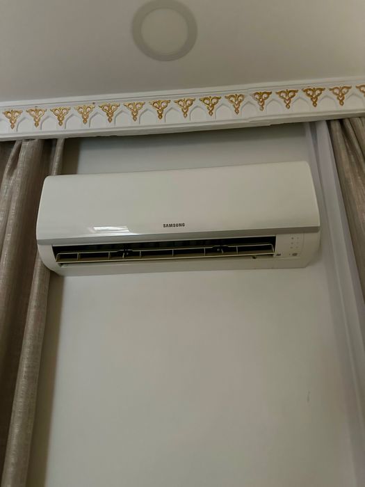 Не дорогой Кондиционер 12. Есть 3 шт. Chigo, Midea, Samsung