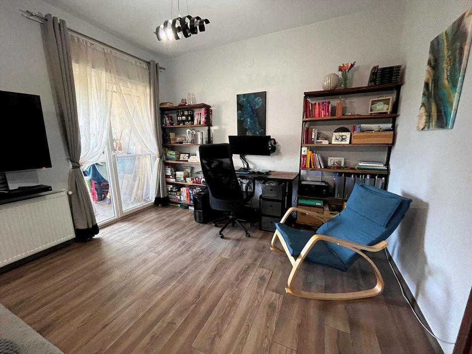 Vand ½ duplex in Ghiroda, 4 Camere, zona excelenta, 2 Locuri de Parcare și Aer Condiționat – 180.500 - usor negociabil