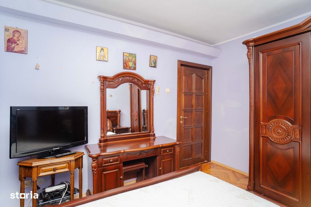 Apartament De Vanzare Cu 3 Camere, In Tatarasi, Flux