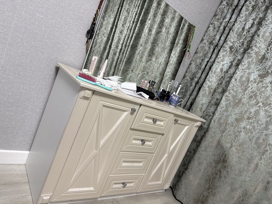 Продам спальный гарнитур