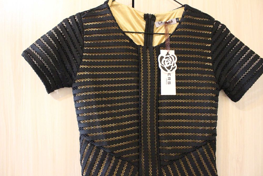 Черна дантелена рокля