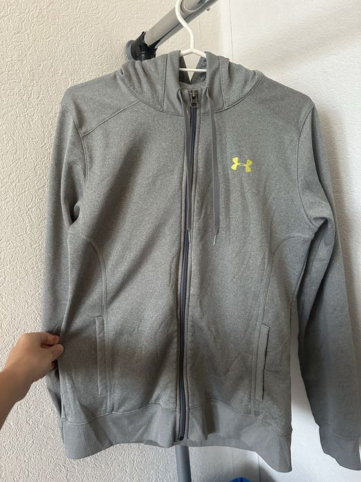 Нова горница Under Armour