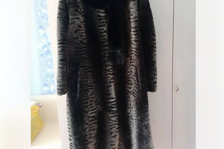 Женская шуба мутон