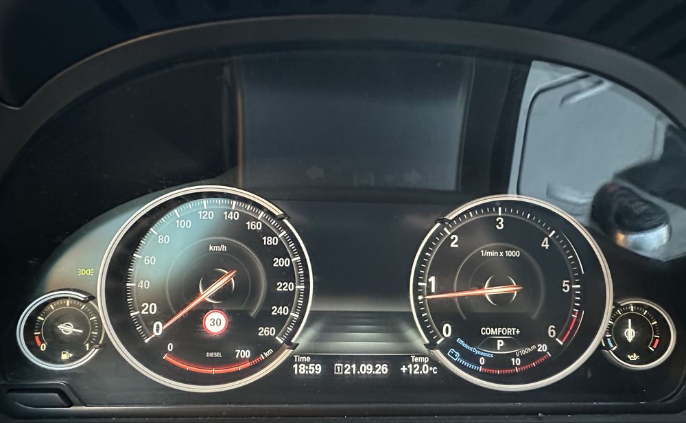 BMW 525 xDrive 4x4 2015 - Pachet M Luxury & Interior Seria 7 Heads up display Full Led