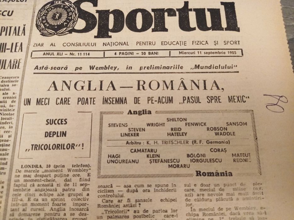 Două ziare Sportul , celebrul Anglia - Romania de pe Wembley
