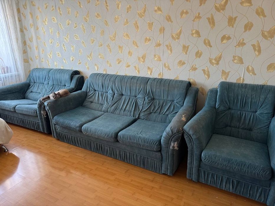 Отдам диван даром