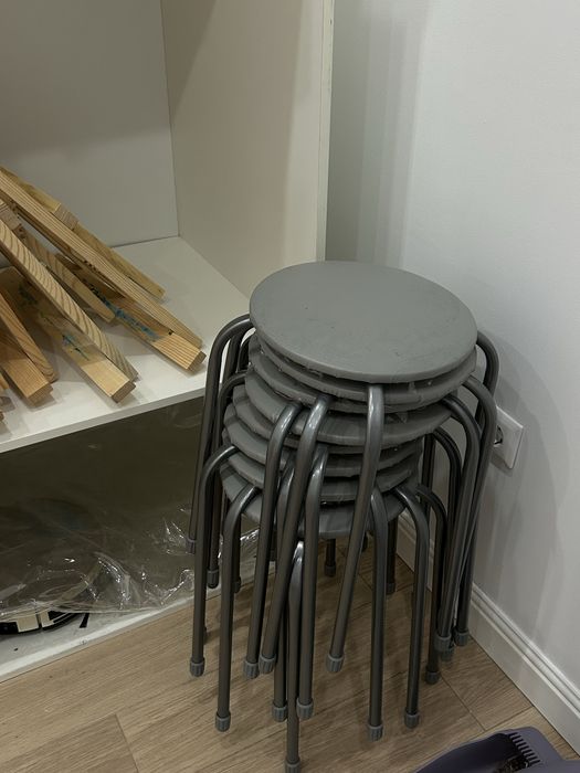 Черные стулья от Икеа Ikea и табуретки