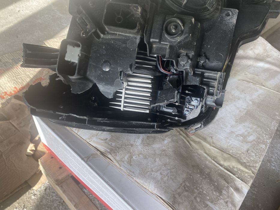 Продам фару Киа Соренто