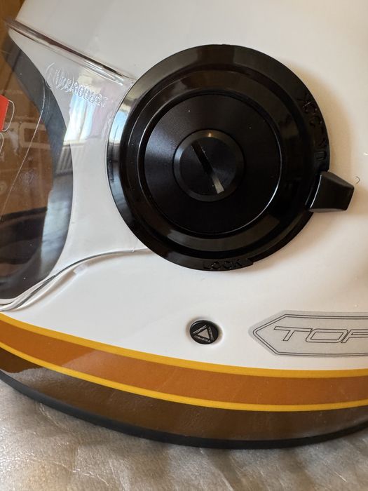 Продам новый шлем TORC t1