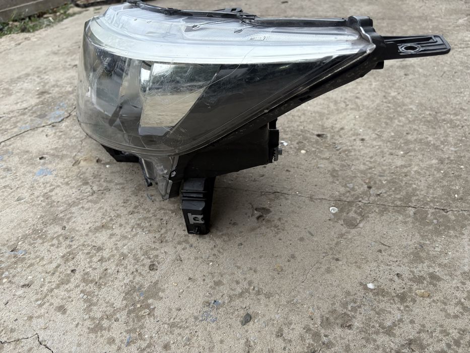 Ляв фар за Нисан Кашкай / Nissan Qashqai J12 2013- 2017