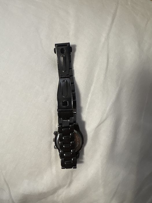 Ceas de mână All Black cu cadran galben-auriu – Stil Sport/Fashion