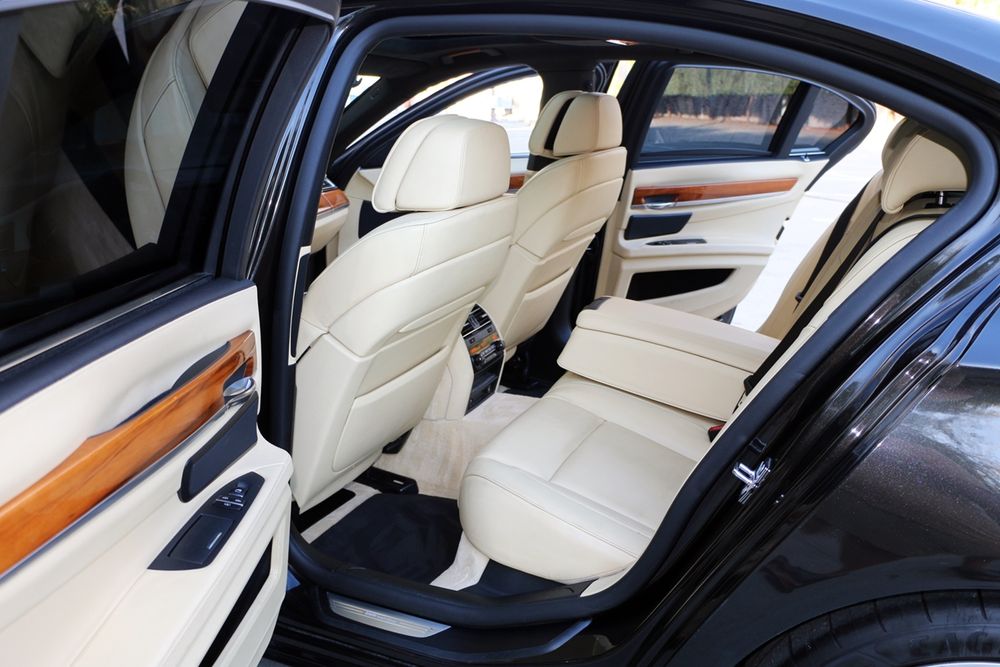 BMW 750i Individual 404cp 5 Butoane .Mega Full