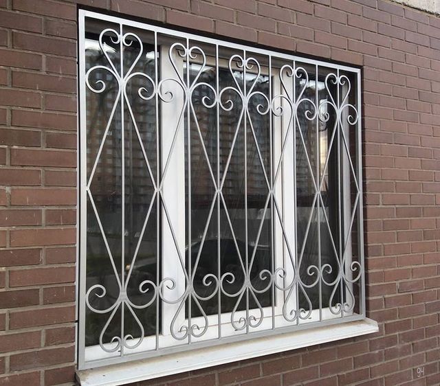 Решотки на окна.