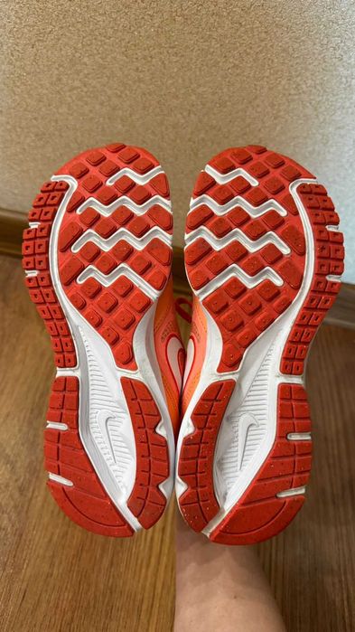 Кроссовки спортивные Nike, 36 размер