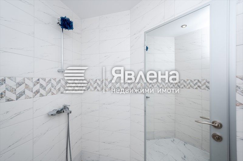 Продавам 3-стаен апартамент