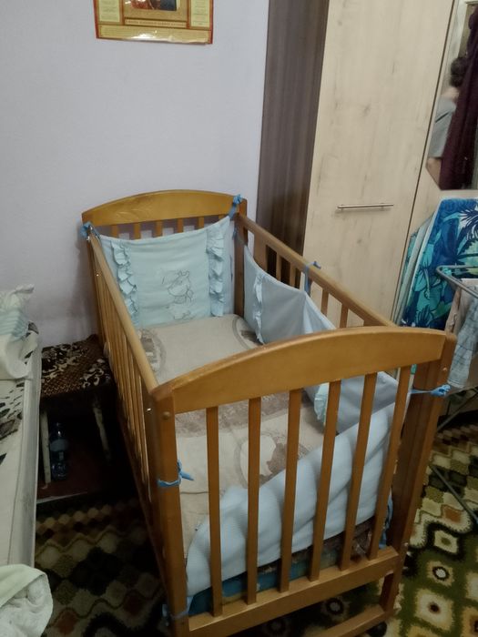 Продам детскую кроватку