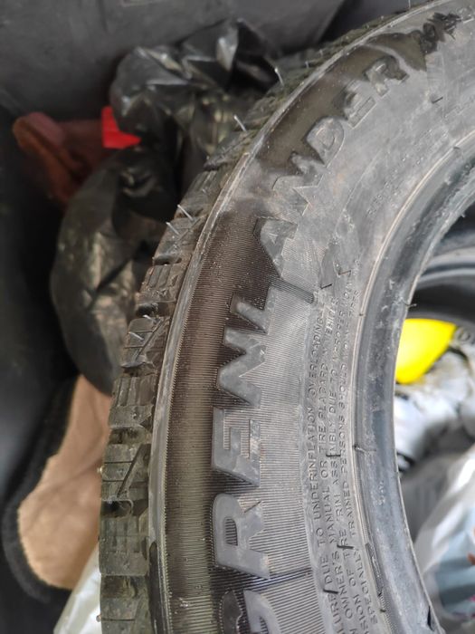 Продам пару зимних шин