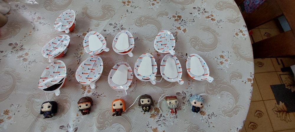 9. Kinder/ Киндер играчки