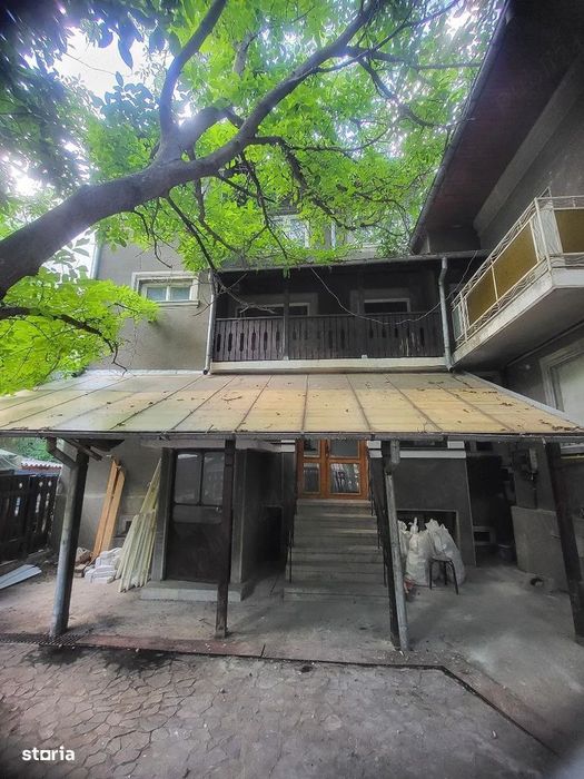Casa ultracentrala, 4 niveluri(D+P+2),Suprafata utila 168 mp,Teren 117