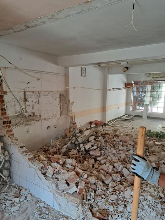 Къртачи под наем Ямбол.Къртене и извозване Ямбол.Мини багер и Самосвал