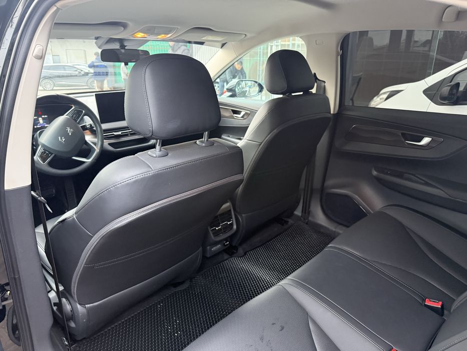 Hongqi E-QM5 2023 года 450 запас хода