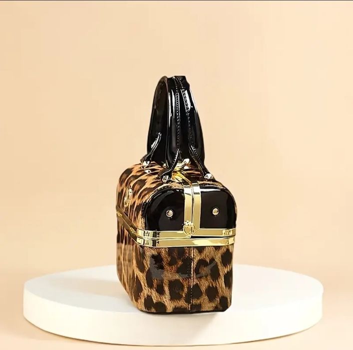 Дамска   чанта     лак