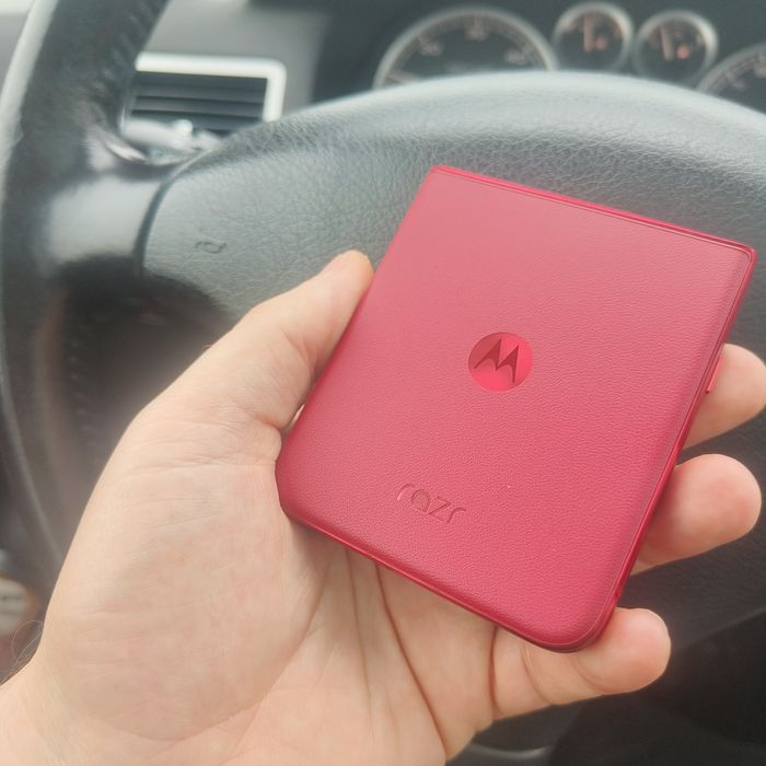 MOTOROLA Razr 60 Ultra schimb cu iPhone