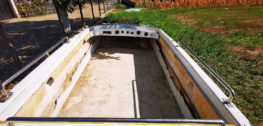 Vand barca Lotus 4.5 m + motor Suzuki DT20