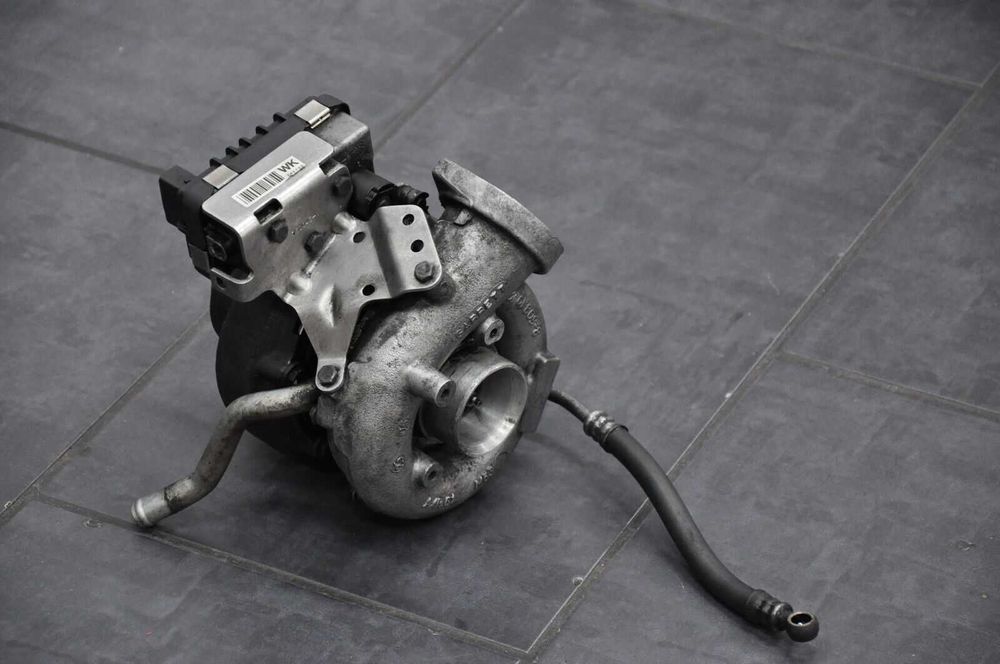 Turbo BMW E60 E61 525d X5 E53 2.5
