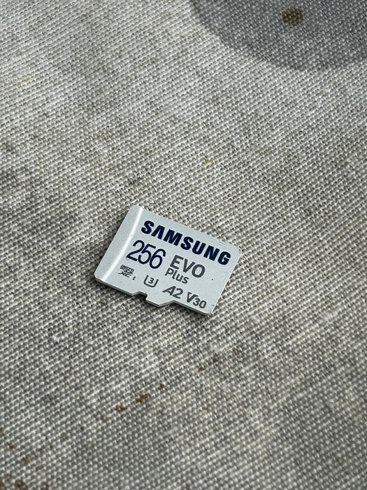 Sigilat! Drona DJI Mini 3 Fly More Combo + Card SD 256 GB