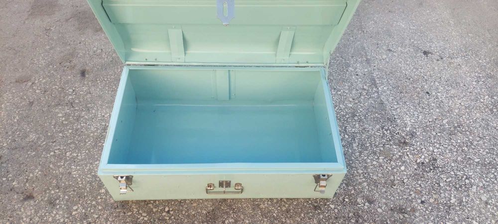 Метална кутия ..