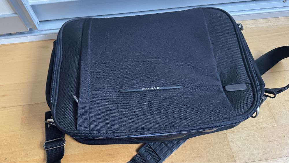 Geanta noua Samsonite bagaj  mână avion wizz air ryanair laptop 40 25