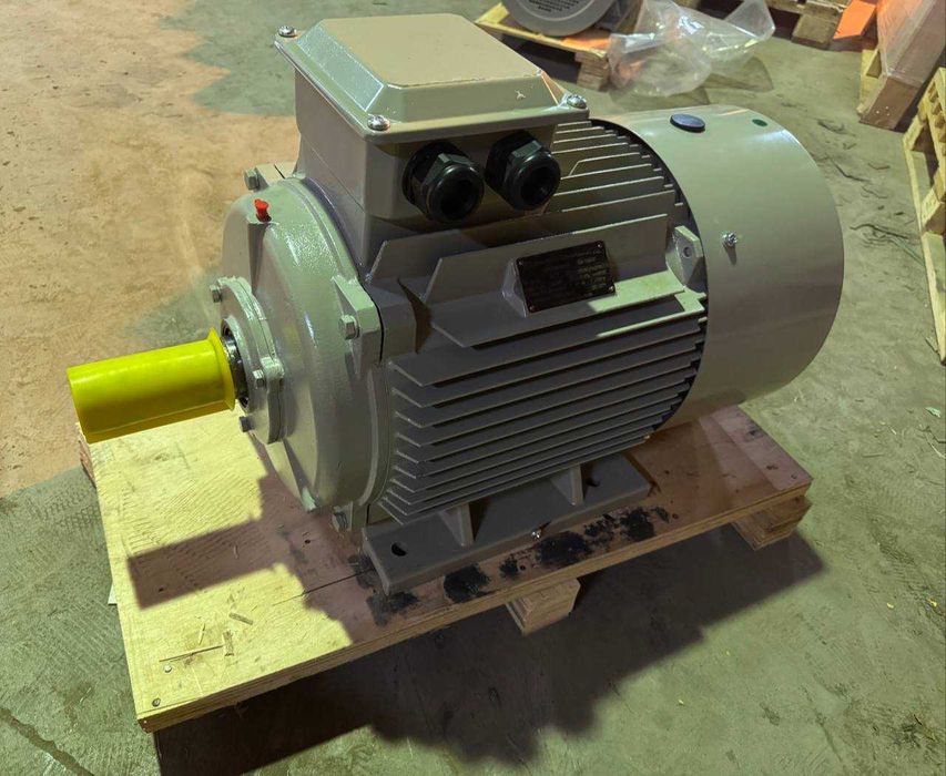 Асинхронные электродвигатели в ассортименте