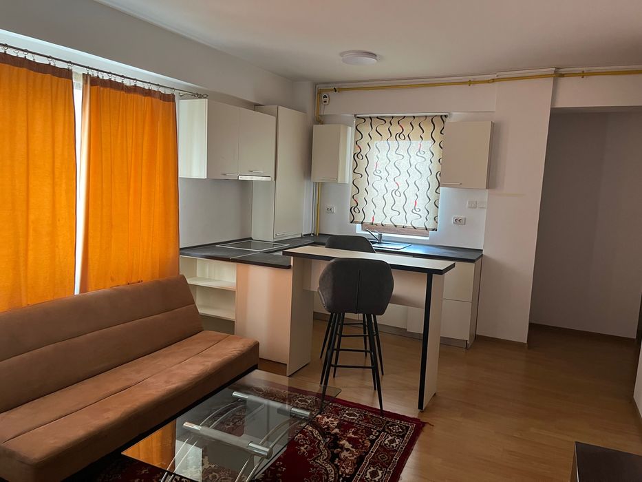 Închiriez apartament în Class Park