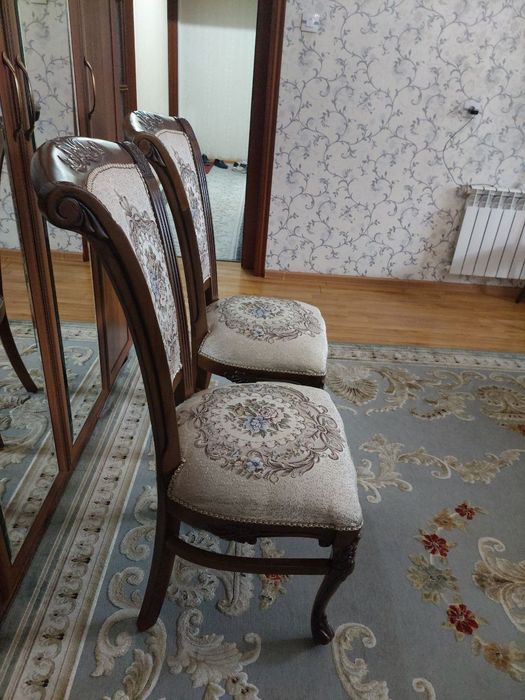 Yong'oq stullar 10 dona