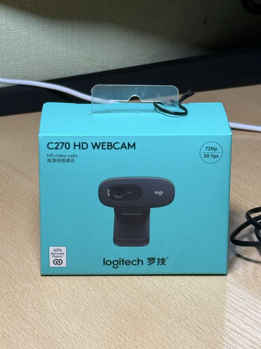 Веб-камера Logitech C270 HD 720p / микрофон / коробка