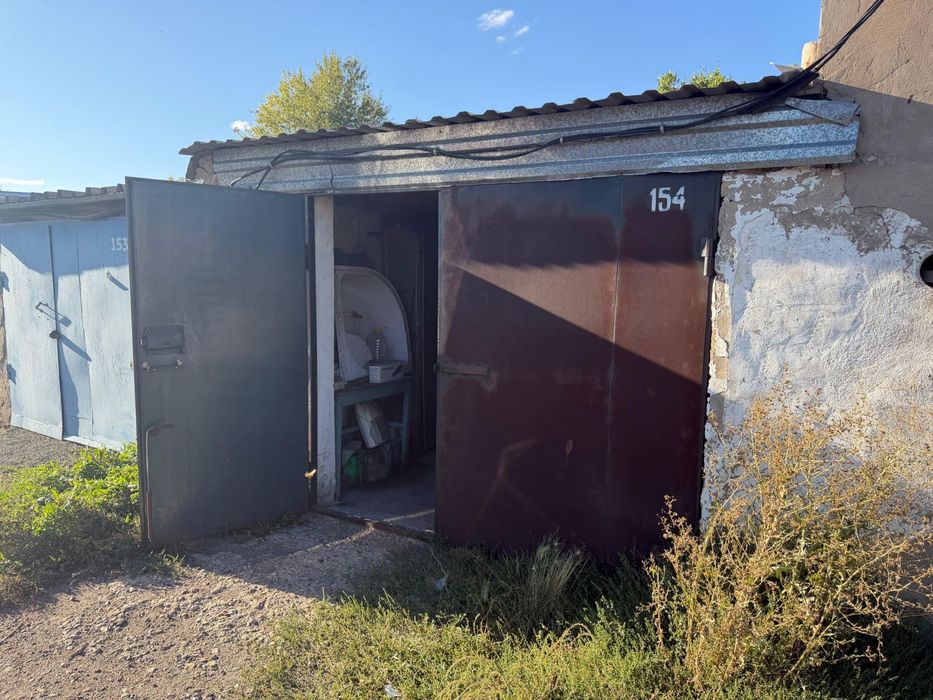 Продам срочно гараж в пригороде
