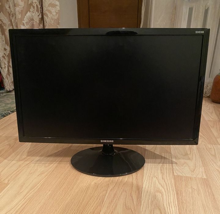 Samsung s24d300h .