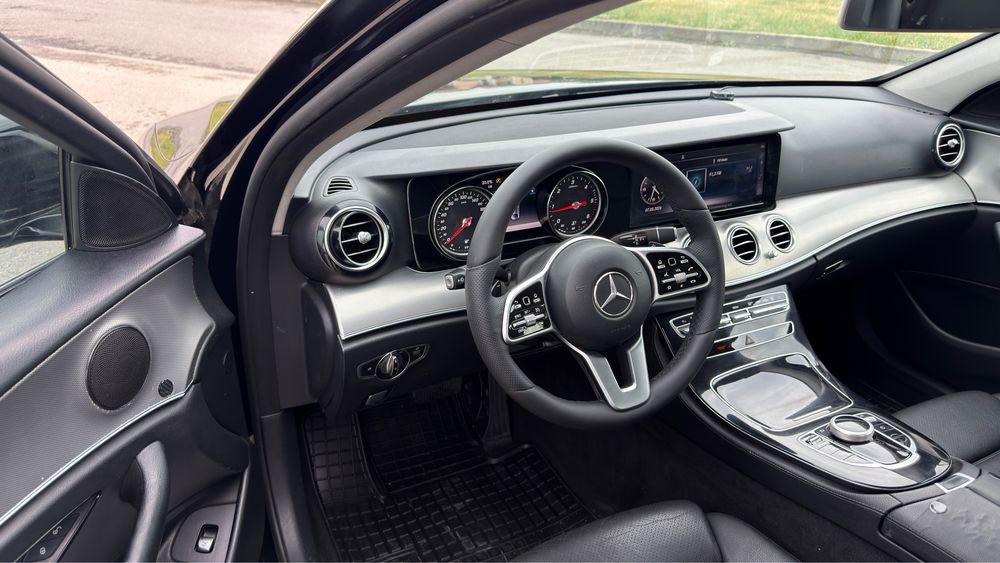 Mercedes Benz E Class E220d 2.0d 194 CP Automat* Faruri ILS Piele
