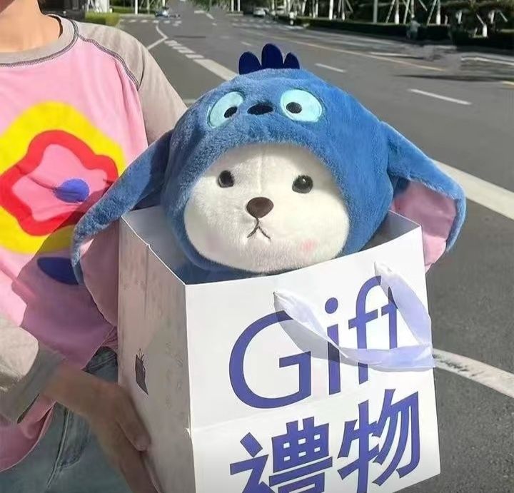 Мишка красный и синий