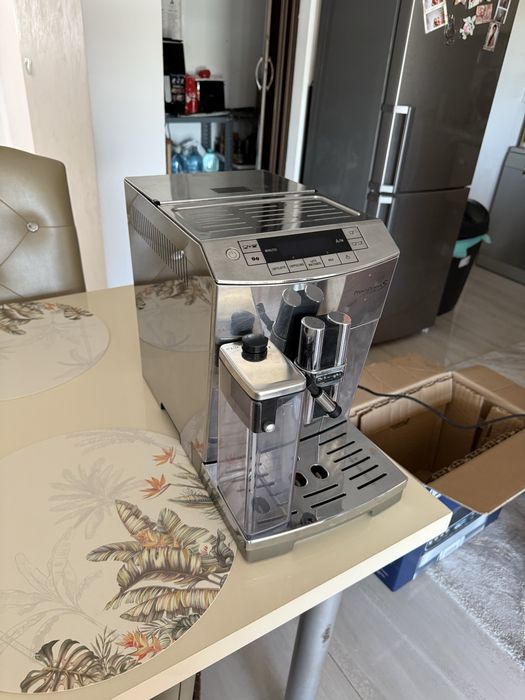 Aparat de cafea delonghi