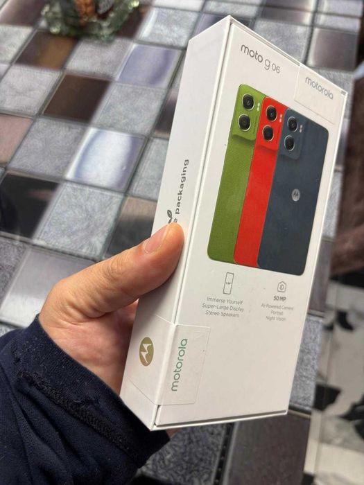 vand telefon moto g06 sigilat,pret fix 350 roni(pe emag pret 450) !!