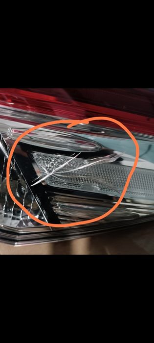 Продам задний правый фанарь оригинал