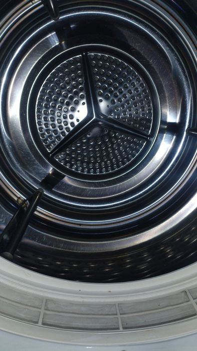 Сушилня термопомпа  AEG