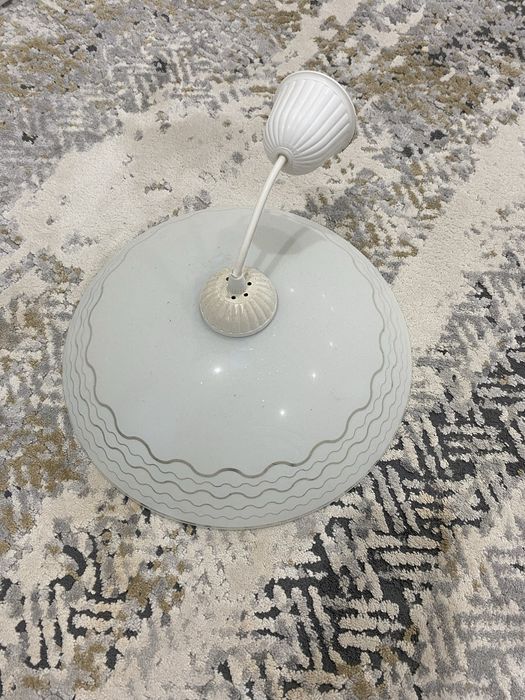 Продам люстру