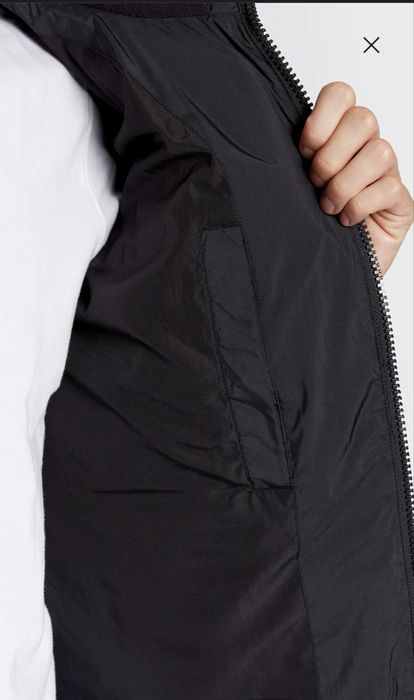 Tommy Jeans Пухено яке Essential черен - оригинално!