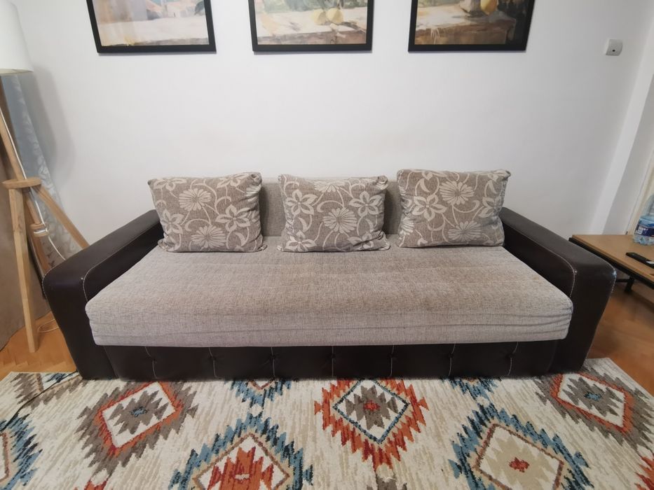 Canapea cu mânere de piele