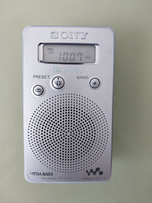 Radio digital walkman SONY SRF-M807