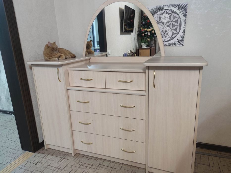 Комод  большой р-р 1.30