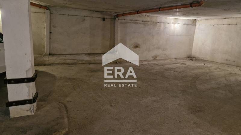 Продава се Гараж / Паркомясто в Варна, Център - 12 кв.м за 2209 €/кв.м - Снимка #4